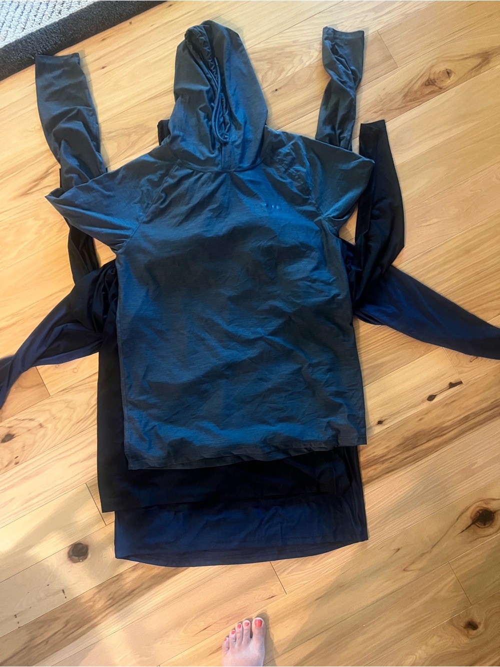 Lightweight Black Navy Blue Lightweight Hooded Long sleeve tees Mens Large. NEW